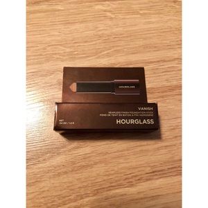 Hourglass Vanish™ Seamless Finish Foundation Stick